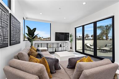 140 W Canada #A, San Clemente, CA 92672