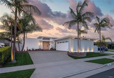 17391 Alta Vista Circle, Huntington Beach, CA 92647