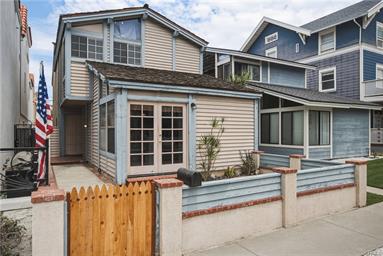 417 8th Street, Huntington Beach, CA 92648