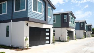 551 Bernard, Costa Mesa, CA 92627