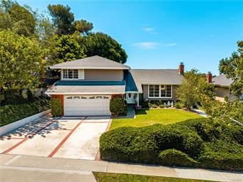1877 Swan Circle, Costa Mesa, CA 92626