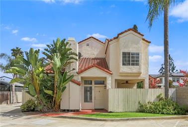 2575 Elden Avenue #3, Costa Mesa, CA 92627